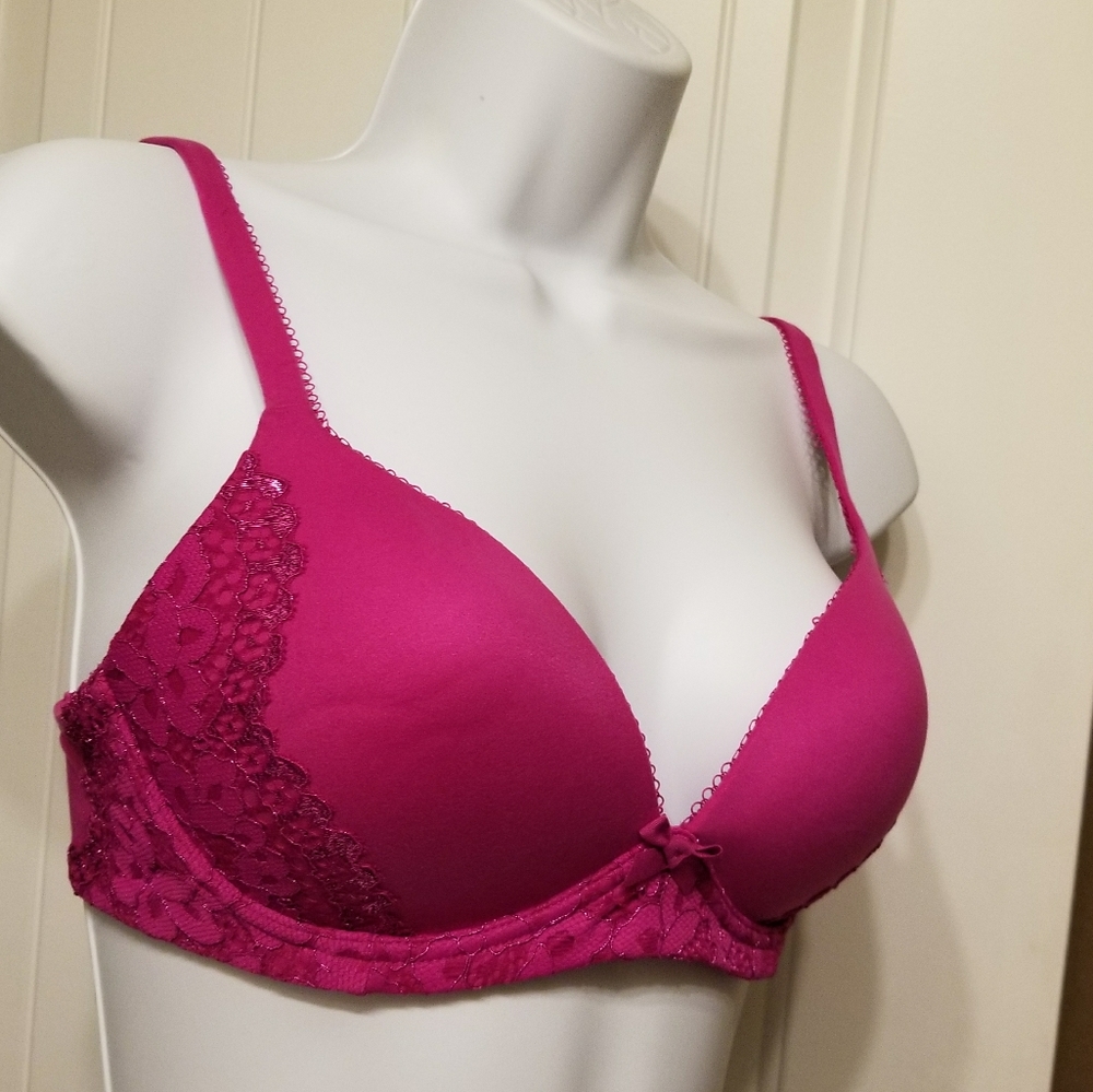 Victoria's Secret Body Bra 34B Pink Lace Shine